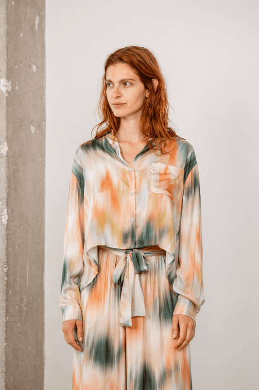 Printed Cropped Ecovero Viscose Oversized Shirt in seasonal print, showcasing a relaxed fit and button-front closure.