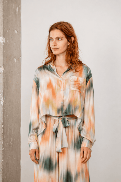 Printed Cropped Ecovero Viscose Oversized Shirt in seasonal print, showcasing a relaxed fit and button-front closure.
