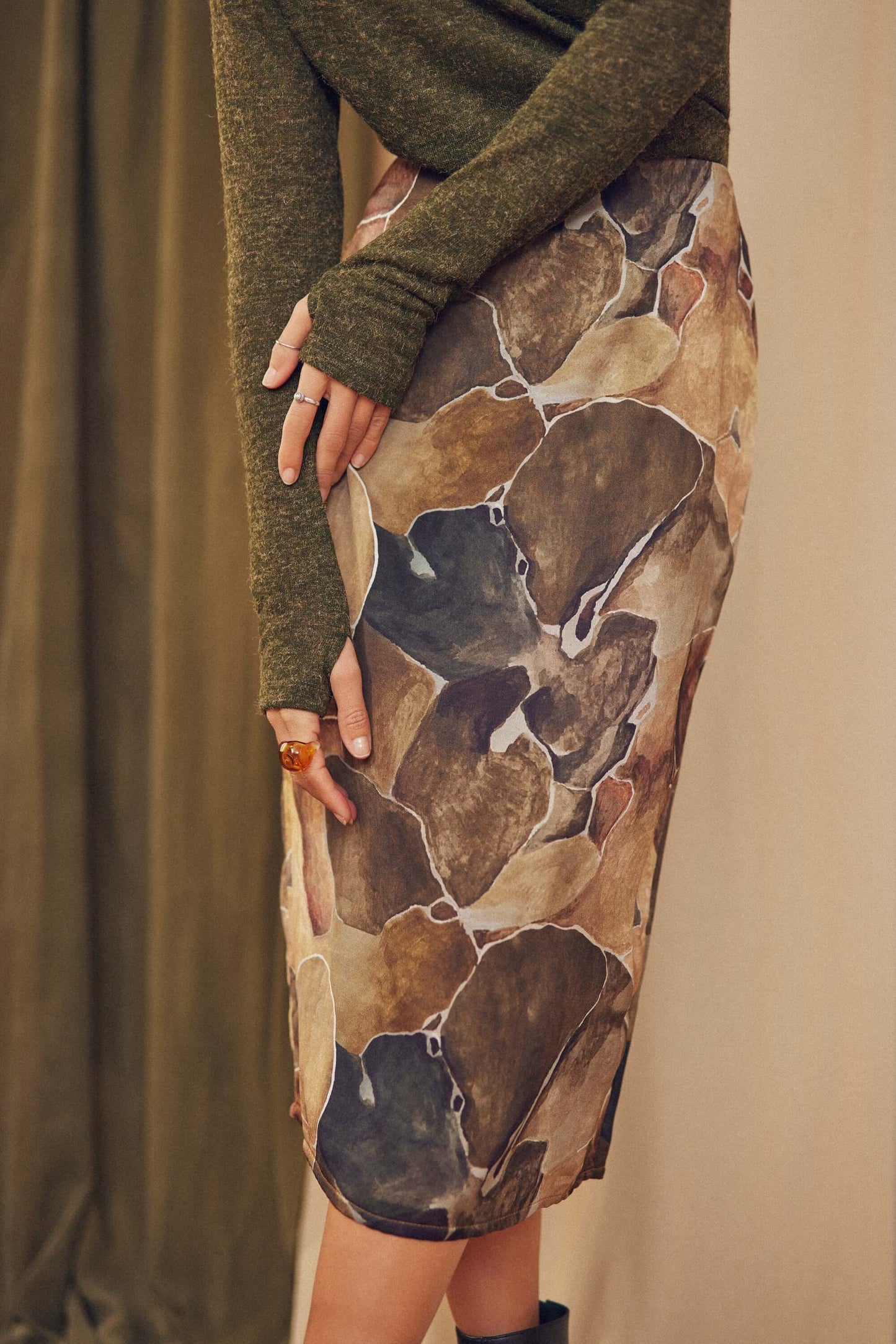 Printed Ecovero Pencil Midi Skirt | COSSAC